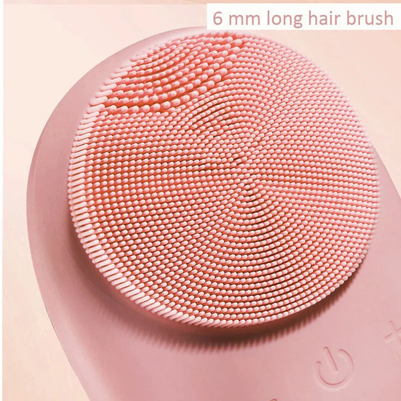 Close-up of 6mm soft silicone bristles for effective face exfoliation